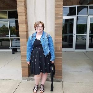 Meet your Posher, Ednalee